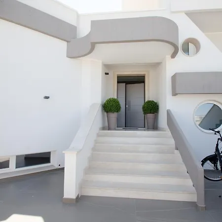 Deluxe Apartment *